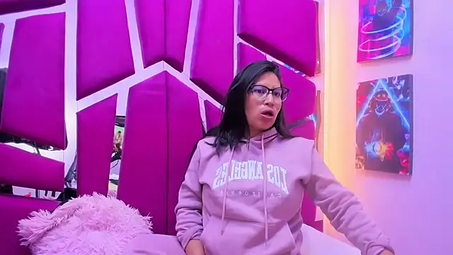 Snapshot of Miaa_Smiith_ chatting on 07-19-26, 04:27 Miaa Smiith online show from 07-19-26, 04:27