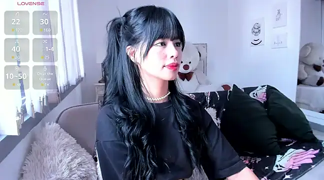 HannaKim online show from 12-14-24, 03:04