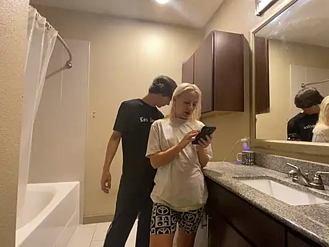 girlfriendmissy online show from 12-14-24, 08:08