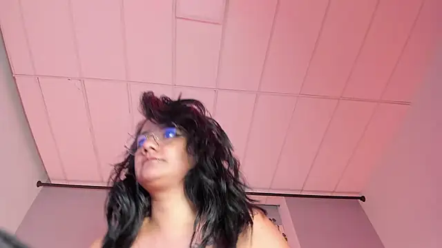 Snapshot of KylieMaxwell chatting on 03-14-25, 05:57 KylieMaxwell online show from 03-14-25, 05:57