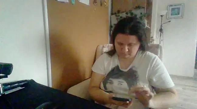 Snapshot of ReifeVenna chatting on 12-10-24, 10:38 ReifeVenna online show from 12-10-24, 10:38