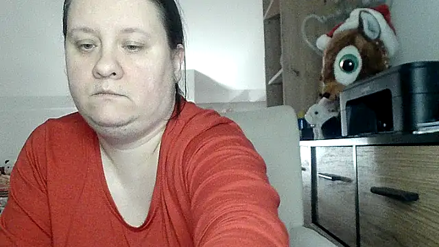 Snapshot of ReifeVenna chatting on 12-18-25, 05:08 ReifeVenna online show from 12-18-25, 05:08
