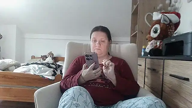 Snapshot of ReifeVenna chatting on 01-15-26, 02:43 ReifeVenna online show from 01-15-26, 02:43