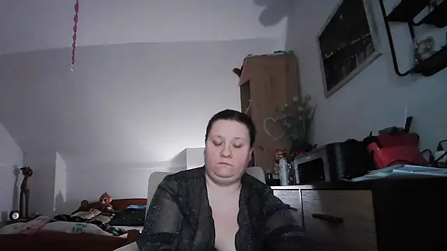 Snapshot of ReifeVenna chatting on 02-24-26, 05:44 ReifeVenna online show from 02-24-26, 05:44