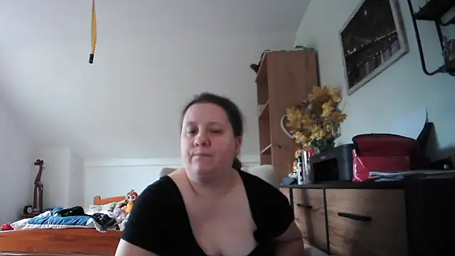 Snapshot of ReifeVenna chatting on 07-06-26, 08:33 ReifeVenna online show from 07-06-26, 08:33