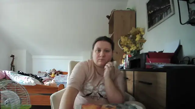 Snapshot of ReifeVenna chatting on 07-23-26, 08:56 ReifeVenna online show from 07-23-26, 08:56