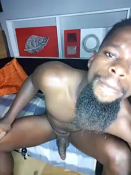 Snapshot of Chocolate_factory_man chatting on 01-21-25, 03:48 Chocolate factory man online show from 01-21-25, 03:48