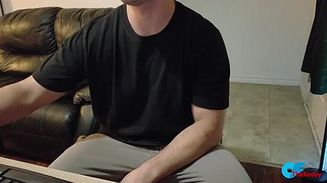 Snapshot of Thekodyy chatting on 06-19-26, 03:55 Thekodyy online show from 06-19-26, 03:55