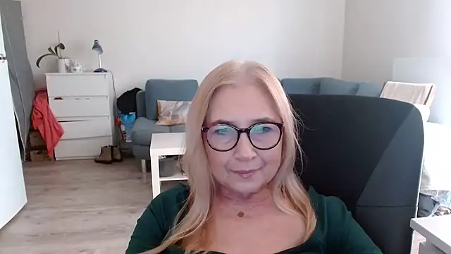 Snapshot of sofia_xkiss chatting on 02-17-25, 07:47 sofia xkiss online show from 02-17-25, 07:47