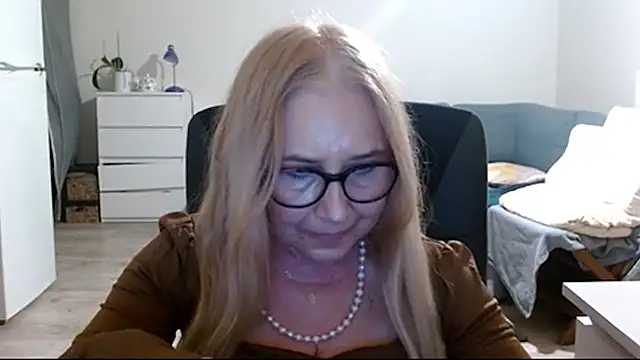 Snapshot of sofia_xkiss chatting on 02-23-25, 05:50 sofia xkiss online show from 02-23-25, 05:50