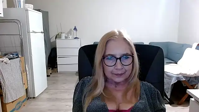 Snapshot of sofia_xkiss chatting on 03-04-25, 05:45 sofia xkiss online show from 03-04-25, 05:45