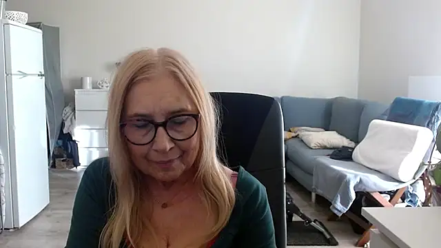 Snapshot of sofia_xkiss chatting on 03-15-25, 02:45 sofia xkiss online show from 03-15-25, 02:45