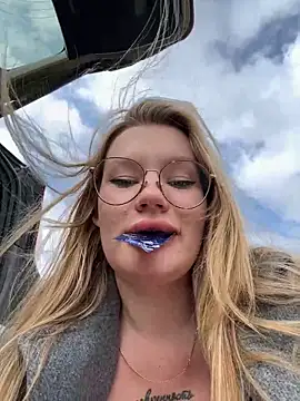 justmila online show from 09-29-25, 11:15