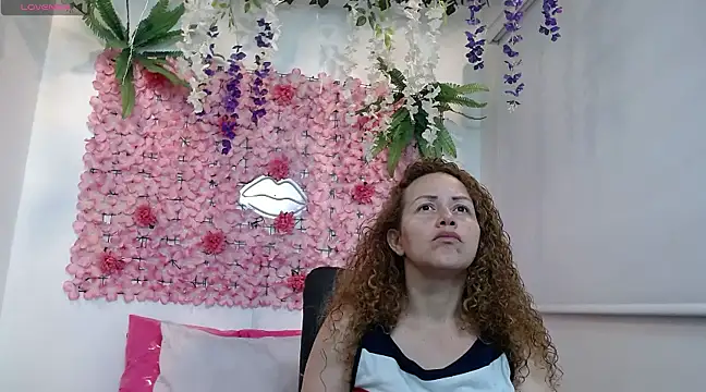 Snapshot of BLONDE_SEXYHOT chatting on 02-11-25, 11:54 BLONDE SEXYHOT online show from 02-11-25, 11:54