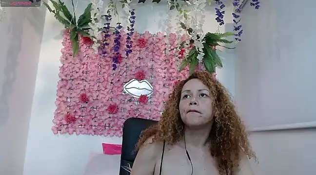 Snapshot of BLONDE_SEXYHOT chatting on 02-13-25, 03:07 BLONDE SEXYHOT online show from 02-13-25, 03:07