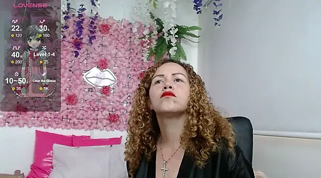 Snapshot of BLONDE_SEXYHOT chatting on 02-20-25, 06:02 BLONDE SEXYHOT online show from 02-20-25, 06:02