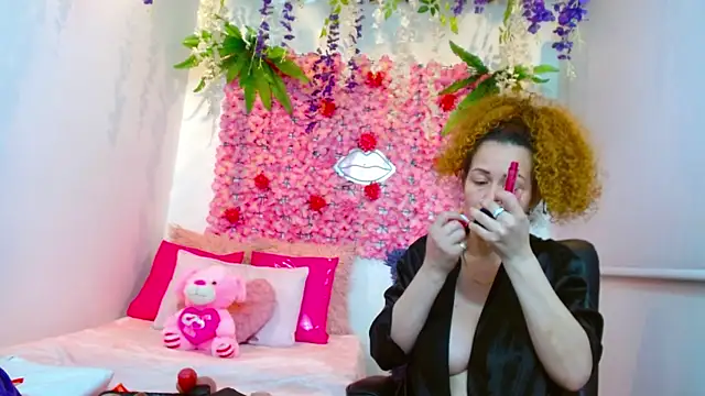 Snapshot of BLONDE_SEXYHOT chatting on 10-11-25, 08:57 BLONDE SEXYHOT online show from 10-11-25, 08:57