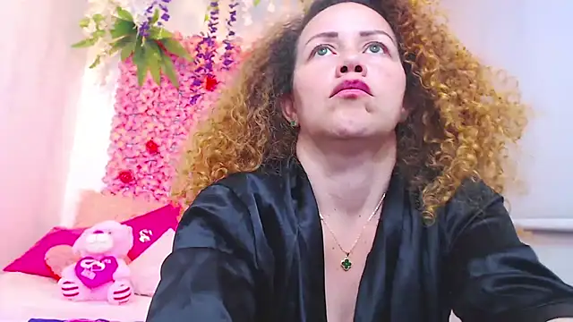 Snapshot of BLONDE_SEXYHOT chatting on 10-25-25, 03:58 BLONDE SEXYHOT online show from 10-25-25, 03:58