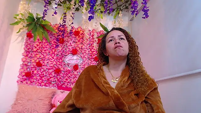 BLONDE SEXYHOT online show from 12-20-25, 09:11