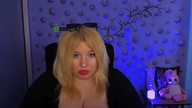 Snapshot of juli_kisss chatting on 05-14-26, 03:08 juli kisss online show from 05-14-26, 03:08