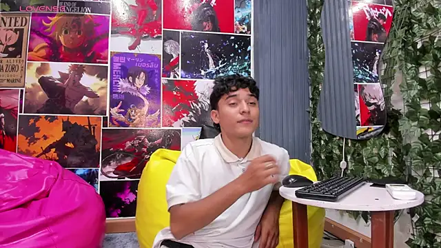 Snapshot of Austin_Cardieff chatting on 01-14-25, 02:40 Austin Cardieff online show from 01-14-25, 02:40