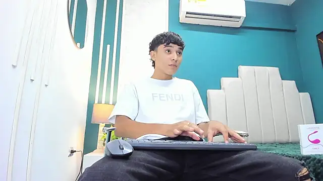 Snapshot of Austin_Cardieff chatting on 02-03-25, 08:03 Austin Cardieff online show from 02-03-25, 08:03