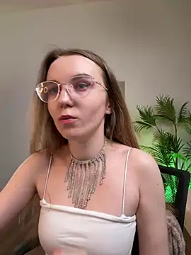 Snapshot of velvetvalkyries chatting on 02-25-25, 04:42 velvetvalkyries online show from 02-25-25, 04:42