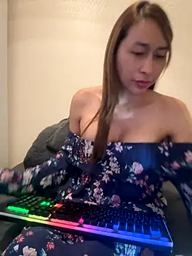 Snapshot of cieloadriano2024 chatting on 09-17-25, 12:18 cieloadriano2024 online show from 09-17-25, 12:18