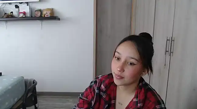 Skarlet Adams28 online show from 12-05-24, 07:28