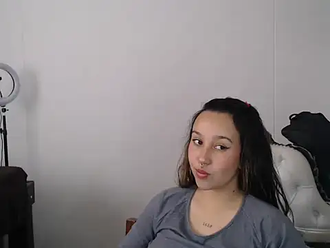 Skarlet Adams28 online show from 03-12-25, 04:02