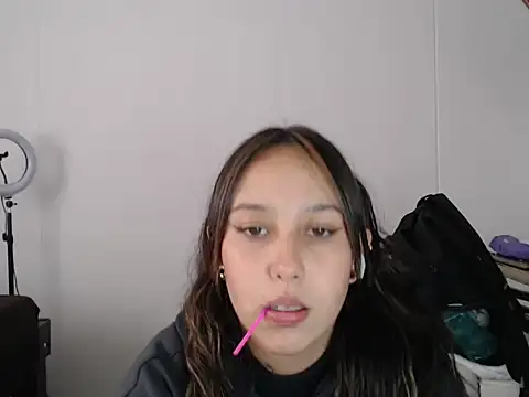 Skarlet Adams28 online show from 03-13-25, 08:43