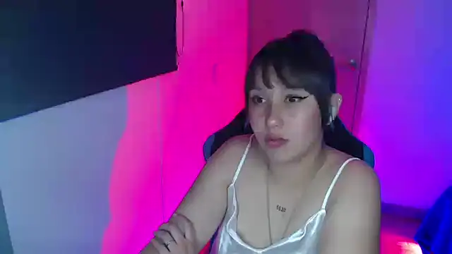 Snapshot of Skarlet_Adams28 chatting on 04-21-26, 01:42 Skarlet Adams28 online show from 04-21-26, 01:42