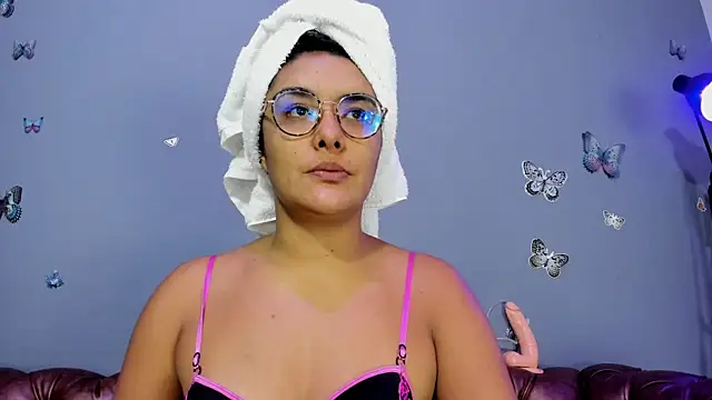 Kaira mosse online show from 11-22-25, 10:47