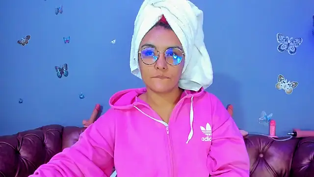Snapshot of Kaira_mosse chatting on 04-19-26, 11:53 Kaira mosse online show from 04-19-26, 11:53