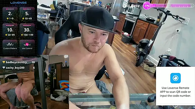 Snapshot of aaron_s_x chatting on 11-26-25, 02:01 aaron s x online show from 11-26-25, 02:01