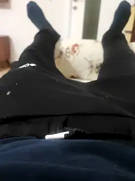 Snapshot of Rdm_b chatting on 09-29-25, 08:46 Rdm b online show from 09-29-25, 08:46