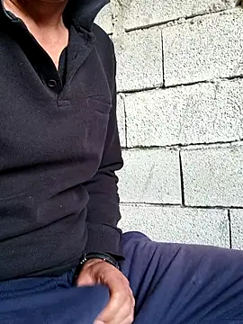 Snapshot of Rdm_b chatting on 10-20-25, 02:28 Rdm b online show from 10-20-25, 02:28