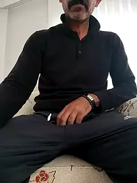 Snapshot of Rdm_b chatting on 10-25-25, 05:26 Rdm b online show from 10-25-25, 05:26