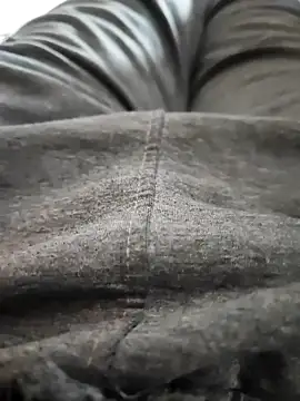 Snapshot of Rdm_b chatting on 10-30-25, 01:34 Rdm b online show from 10-30-25, 01:34