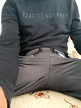 Snapshot of Rdm_b chatting on 11-15-25, 11:51 Rdm b online show from 11-15-25, 11:51