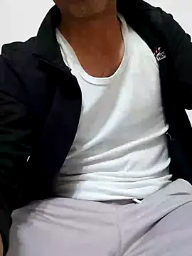 Snapshot of Rdm_b chatting on 11-16-25, 06:57 Rdm b online show from 11-16-25, 06:57