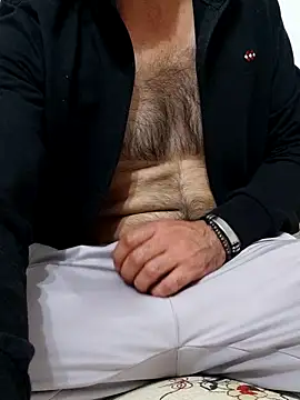 Snapshot of Rdm_b chatting on 11-18-25, 07:51 Rdm b online show from 11-18-25, 07:51