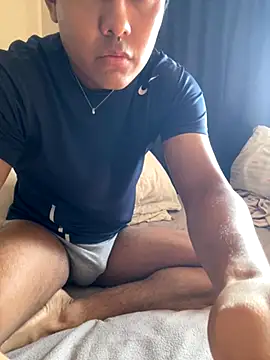 Snapshot of Brencuz chatting on 10-12-25, 03:11 Brencuz online show from 10-12-25, 03:11