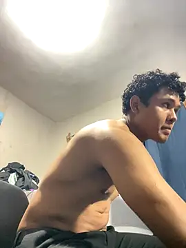 Snapshot of Brencuz chatting on 10-14-25, 02:01 Brencuz online show from 10-14-25, 02:01