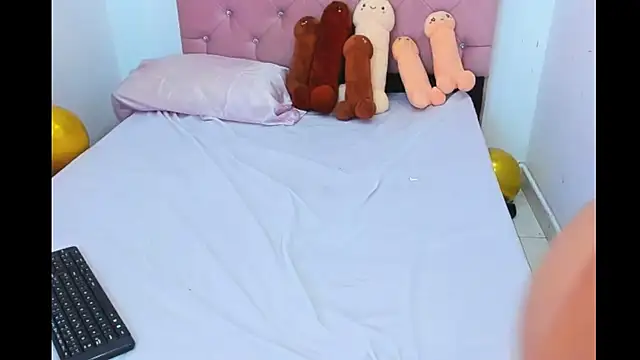 Snapshot of Katiaflex chatting on 12-31-24, 02:51 Katiaflex online show from 12-31-24, 02:51