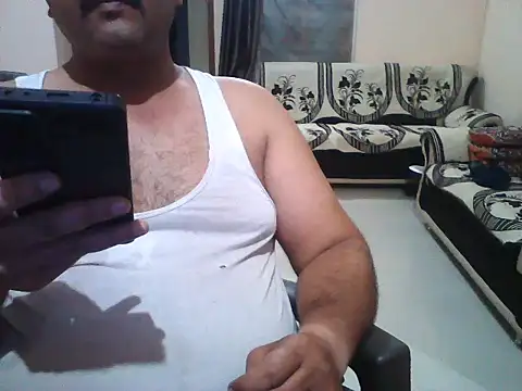 Snapshot of Akhil3290 chatting on 07-08-26, 02:43 Akhil3290 online show from 07-08-26, 02:43