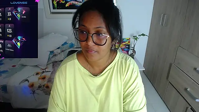 miajoseph  online show from 02-04-25, 08:02