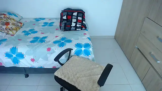 miajoseph  online show from 09-30-25, 04:28