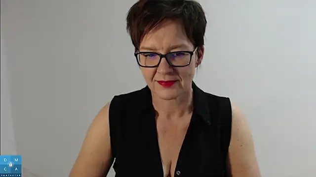 Snapshot of Sofie69Velvet chatting on 10-26-25, 03:29 Sofie69Velvet online show from 10-26-25, 03:29