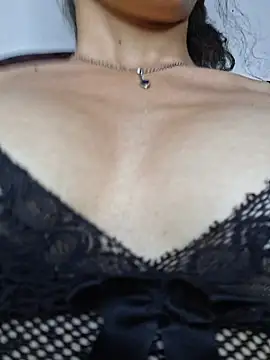 HelenHoltz online show from 11-30-25, 01:31